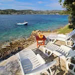 Semesterbostad Katica - One Bedroom With Terrace And Sea View Vela Luka
