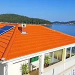 Katica - One Bedroom With Terrace And Sea View * Вела-Лука
