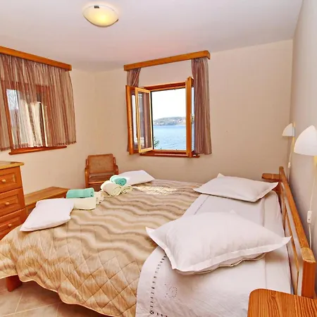 Katica - One Bedroom With Terrace And Sea View Vakantiehuis
