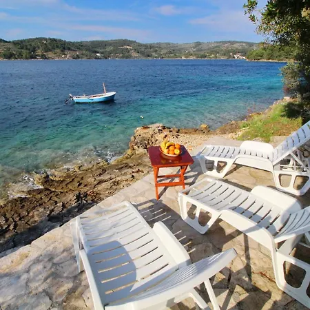 Дом отдыха Katica - One Bedroom With Terrace And Sea View Вела-Лука