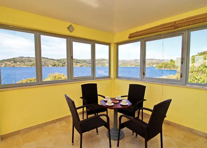 Katica - One Bedroom With Terrace And Sea View Nyaraló