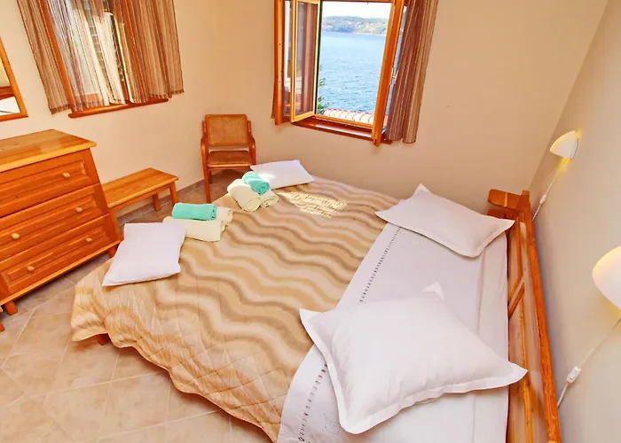 Nyaraló Katica - One Bedroom With Terrace And Sea View Vela Luka