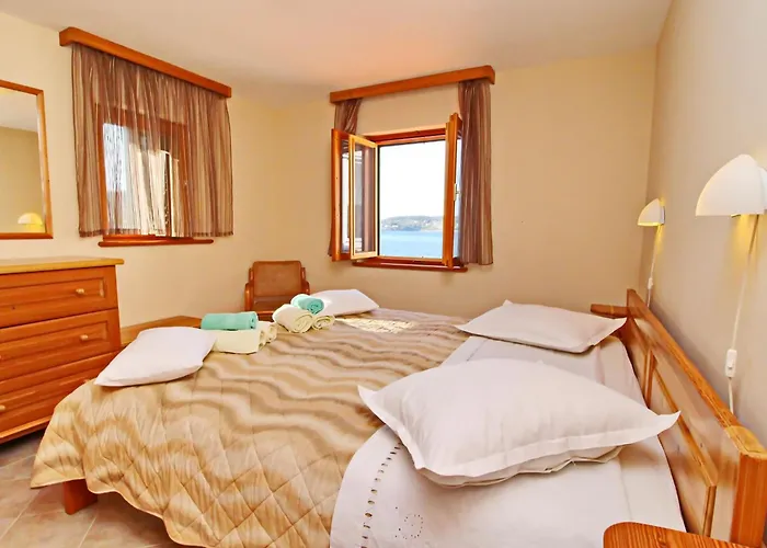 Katica - One Bedroom With Terrace And Sea View Nyaraló Vela Luka